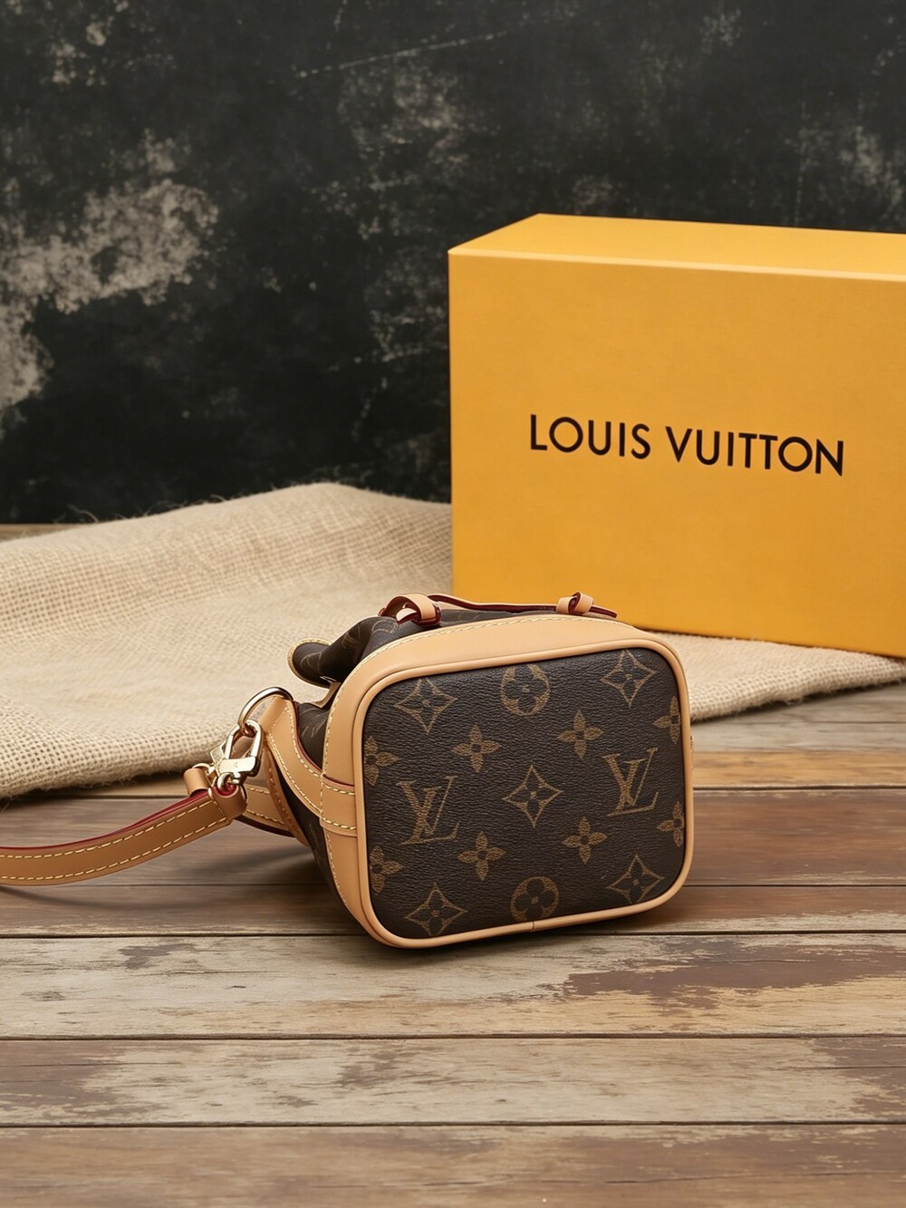 Louis Vuitton Nano Noé - Picture 8 of 8